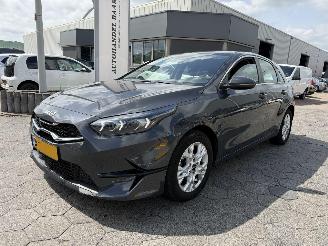 damaged passenger cars Kia Ceed 1.0 T-GDi DynamicLine 2022/9