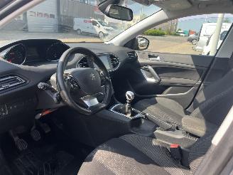 Peugeot 308 SW 1.6 BlueHDI Blue Lease Executive Pack picture 12