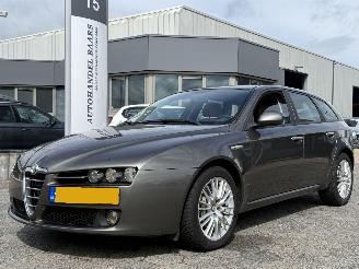 Vaurioauto  passenger cars Alfa Romeo 159 Sportwagon 1750 biT Progression 2010/7