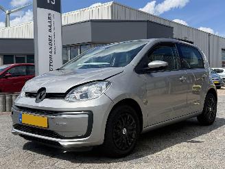 damaged passenger cars Volkswagen Up! 1.0 BMT move up! 2019/8