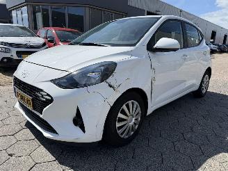 krockskadad bil auto Hyundai I-10 1.0 Comfort 2023/10