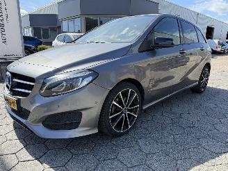 skadebil auto Mercedes B-klasse 180 AUTOMAAT Ambition 2018/3