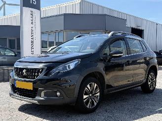 Coche accidentado Peugeot 2008 1.2 PureTech Allure 2017/9