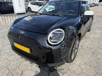 Mini Cooper Cooper E Classic L 40.7 kWh PANO AUTOMAAT picture 9