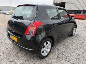 Suzuki Swift 1.5 GLS picture 4