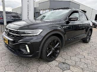 Vaurioauto  passenger cars Volkswagen T-Roc 1.5 Panoramadak TSI R-Line Business 2023/2
