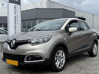 skadebil auto Renault Captur 1.2 TCe Dynamique AUTOMAAT NAP!!!!! 2013/9