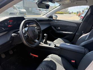 Peugeot 308 1.2 PureTech Allure picture 14