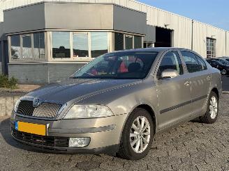 Coche accidentado Skoda Octavia 1.6 FSI Ambiente Attractive Business AUTOMAAT 2008/4