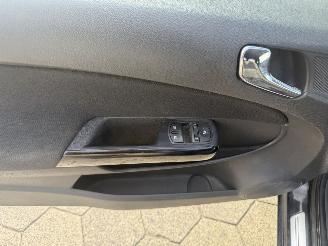 Opel Corsa 1.0-12V \'111\' Edition picture 14