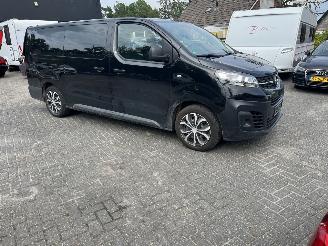 Damaged car Opel Vivaro Zafira 2.0 CDTI L2 H1 9 persoons 2022/11