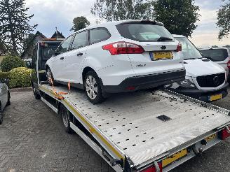 Ford Focus Wagon 1.0 EcoBoost Titanium picture 2