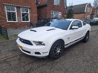 Unfallwagen Ford Mustang 5.0 GT v8 automaat 2011/7