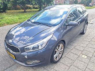 damaged passenger cars Kia Cee d 1.6 GDI plus pack 2012/10