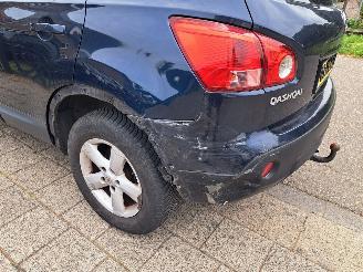 Nissan Qashqai 2.0i tekna picture 3