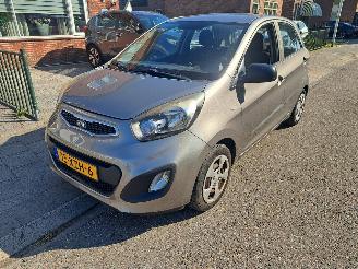 skadebil auto Kia Picanto 1.0 i 2012/9
