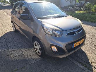 Kia Picanto 1.0 i picture 2