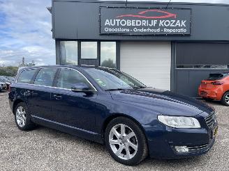 Vaurioauto  passenger cars Volvo V-70 2.0 D4 Momentum AIRCO LEDER 2014/10