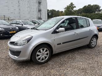 Renault Clio 1.4-16V Team Spirit AIRCO 5drs NIEUWE APK picture 2