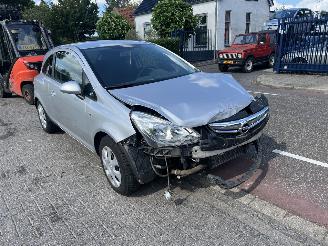 damaged passenger cars Opel Corsa 1.3 CDTi 2011/2