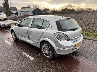 Opel Astra 1.6-16V automaat picture 4