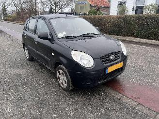 Vaurioauto  passenger cars Kia Picanto 1.0-12V 2008/2