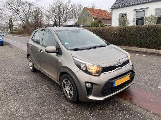 Schadeauto Kia Picanto 1.0-12V 2017/5