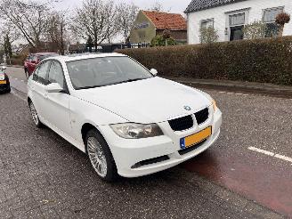 Vaurioauto  passenger cars BMW 3-serie 318 2007/8