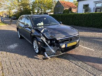 Vaurioauto  passenger cars Volkswagen Passat 1.4 TSI GTE Variant Connected Series Plus   NL AUTO 2016/12