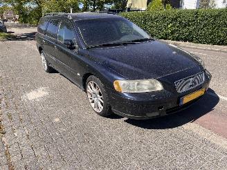 Coche accidentado Volvo V-70 2.4-20V 2005/12