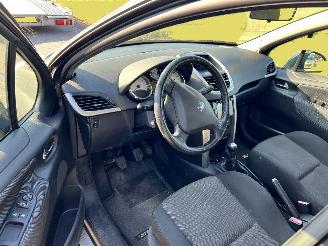Peugeot 207 1.4 VTi XS picture 5