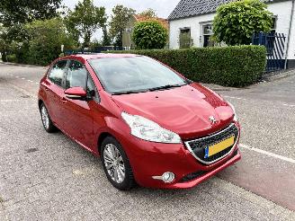 skadebil auto Peugeot 208 1.2 VTi Envy 2014/1