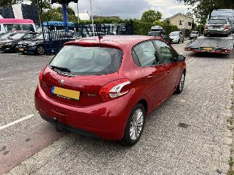 Peugeot 208 1.2 VTi Envy picture 3