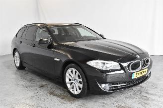 Damaged car BMW 5-serie 520 Executive 2012/2