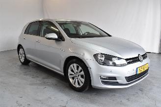 uszkodzony samochody osobowe Volkswagen Golf 1.0 TSI Comfortline 2017/5