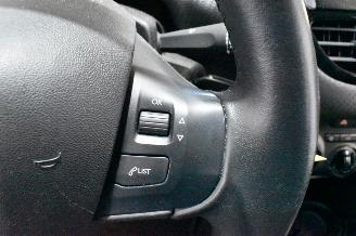 Peugeot 208 1.2 PureT. Signature picture 33