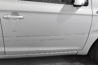 Hyundai I-20 1.2i i-Motion picture 10