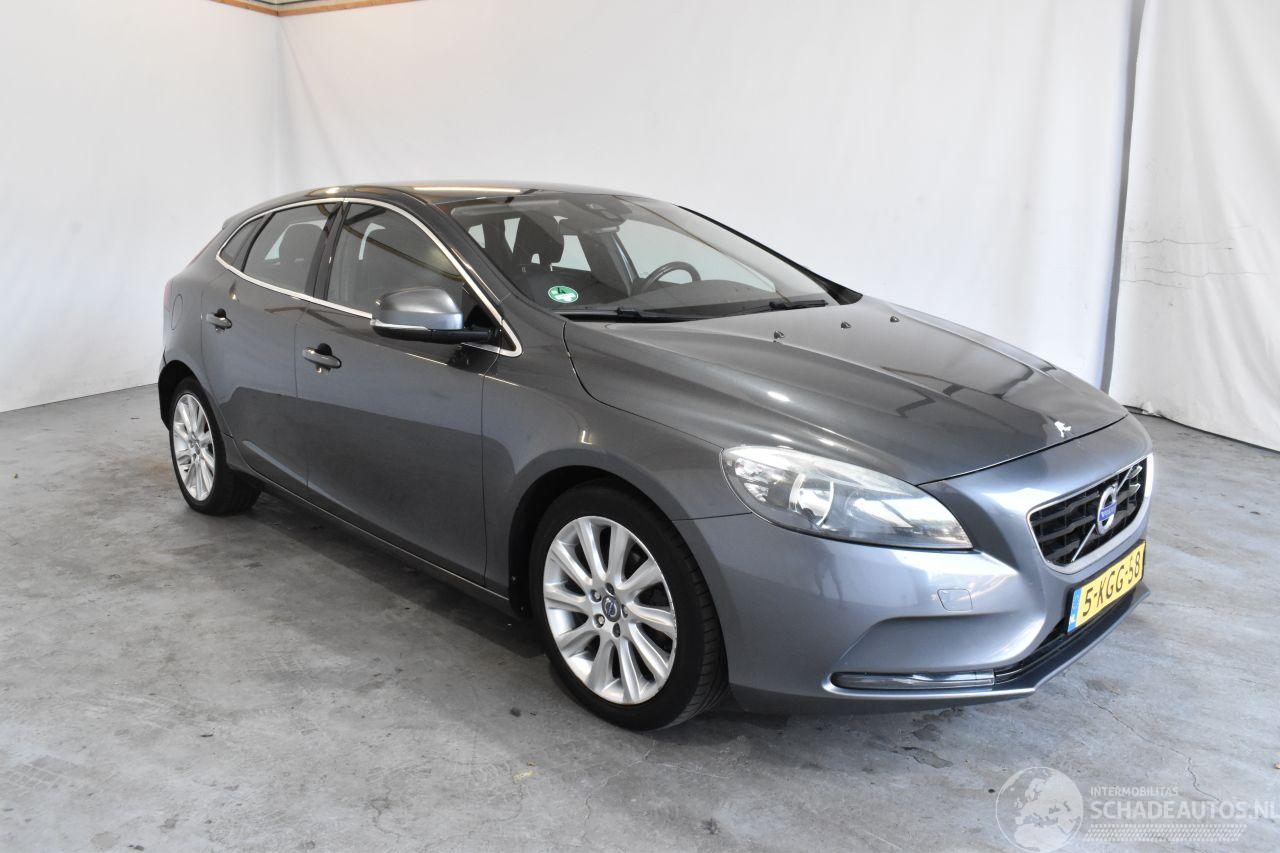 Volvo V-40 1.6 D2 Momentum