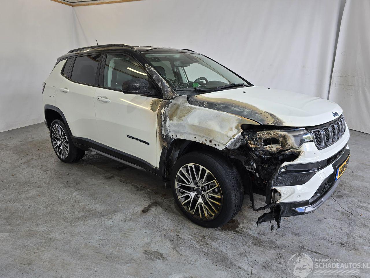 Jeep Compass 4xe 240 Hybrid Summit