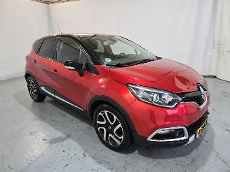 Damaged car Renault Captur 1.2 TCe Helly Hansen 2015/1