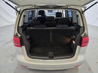 Volkswagen Touran 2.0 TDI Highline BlueMotion 7p. picture 21