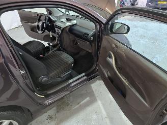 Toyota iQ 1.0 L picture 18