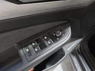 Volkswagen Golf 1.5 TSI Life Bns picture 25