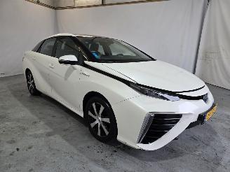 krockskadad bil auto Toyota Mirai FCV Executive 2019/5
