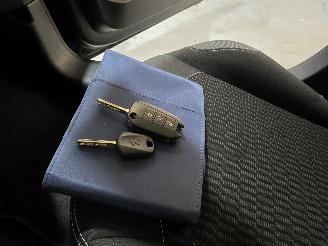 Peugeot 208 1.2 PureT. Blue Lion picture 34