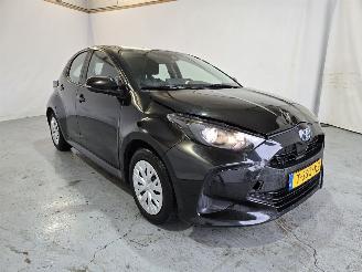 Damaged car Toyota Yaris 1.5 Hybrid Active 2023/8