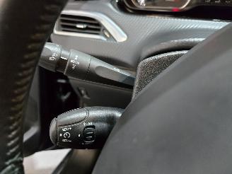 Peugeot 2008 1.2 PureTech Allure picture 23