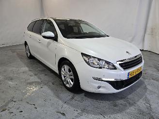 Unfallwagen Peugeot 308 1.2 PureTech Blue Lease Executive 2016/10