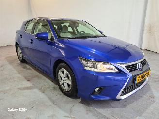 damaged passenger cars Lexus Ct 200h Business Line 2015/1