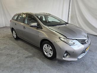 Vaurioauto  passenger cars Toyota Auris Touring Sports 1.8 Hybrid Aspiration 2014/4